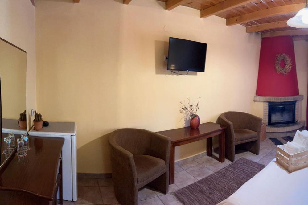 Guesthouse Teloni Vitina Luaran gambar