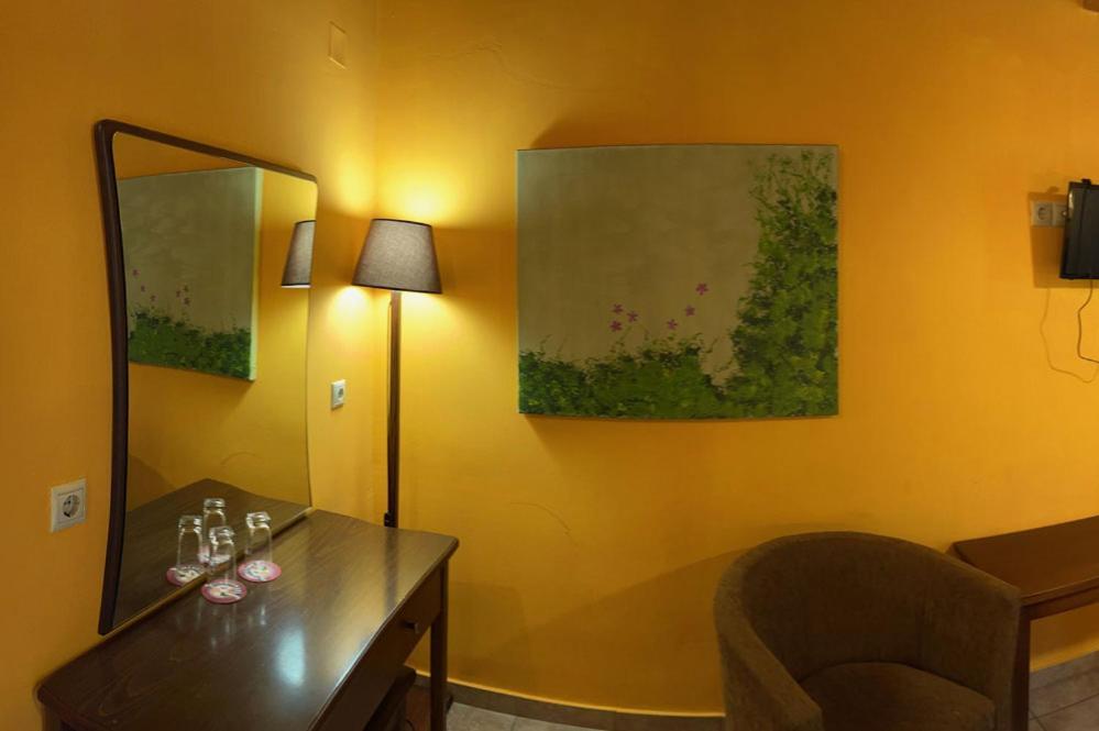 Guesthouse Teloni Vitina Luaran gambar