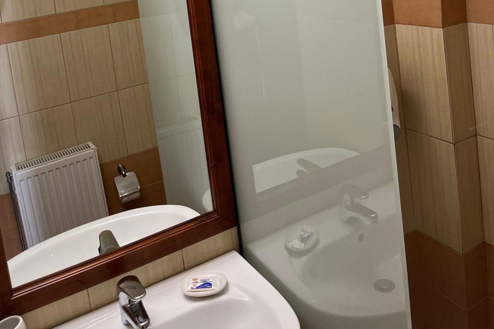 Guesthouse Teloni Vitina Luaran gambar