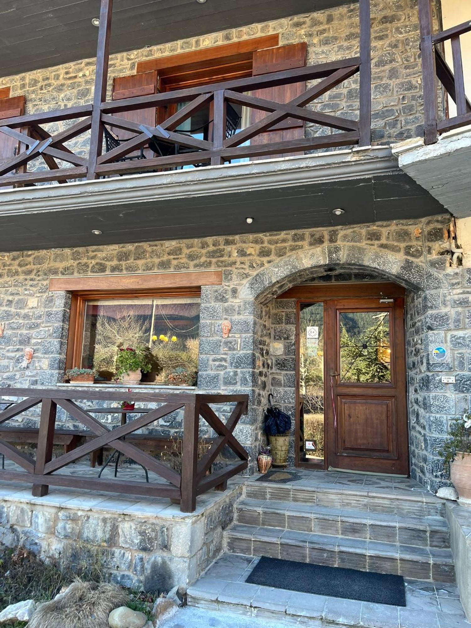 Guesthouse Teloni Vitina Luaran gambar